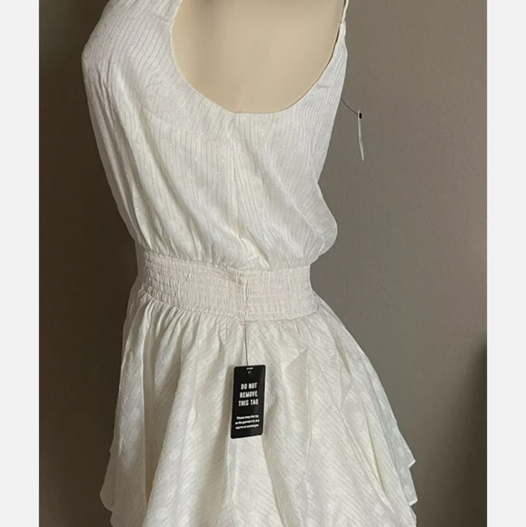 EXPRESS METALLIC TIER RUFFLE FIT & FLOW DRESS - Picture 3 of 12